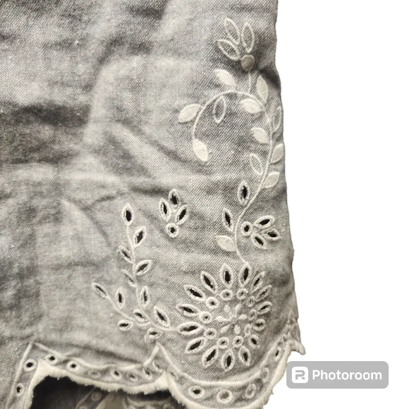 Free People Life’s Too Short Shorts Grey Sz. 6 Embroidered Eyelet Scalloped - Picture 5 of 6